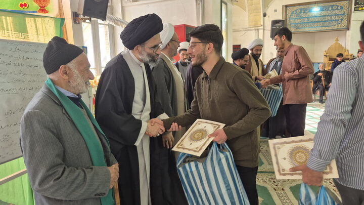 تصاویر/ تجلیل از نفرات برتر المپیاد علمی مدارس علمیه کاشان