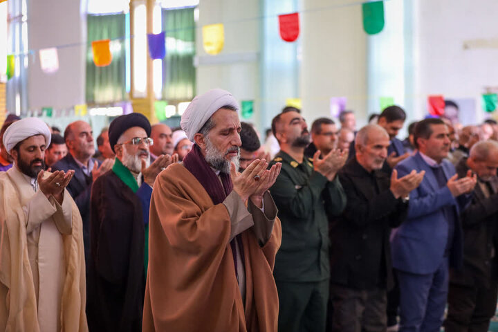 تصاویر / حضور امام جمعه قزوین در مراسم جشن انقلاب اسلامی در روستای خورهشت ومعلم کلایه
