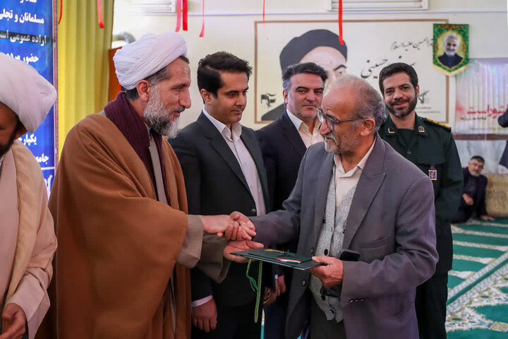 تصاویر / حضور امام جمعه قزوین در مراسم جشن انقلاب اسلامی در روستای خورهشت ومعلم کلایه