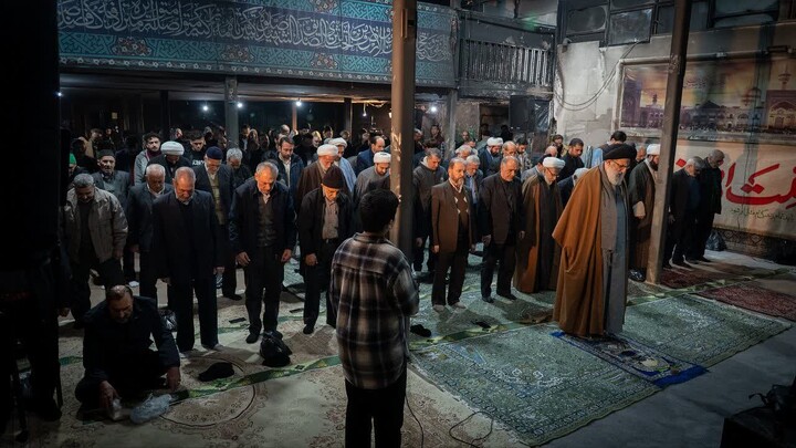 تصاویر/ حضور مردم در مسجد سلمان کرج