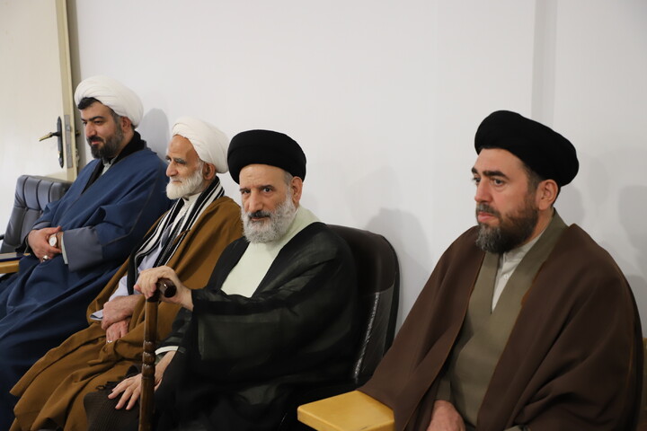 تصاویر/ دیدار جمعی از علما و روحانیون استان آذربابجان شرقی با آیت الله سبحانی