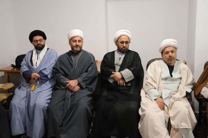 تصاویر/ دیدار جمعی از علما و روحانیون استان آذربابجان شرقی با آیت الله سبحانی