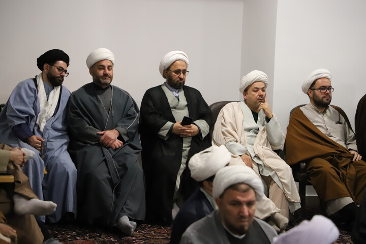 تصاویر/ دیدار جمعی از علما و روحانیون استان آذربابجان شرقی با آیت الله سبحانی