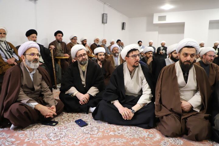 تصاویر/ دیدار جمعی از علما و روحانیون استان آذربابجان شرقی با آیت الله سبحانی
