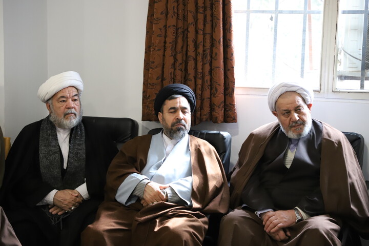 تصاویر/ دیدار جمعی از علما و روحانیون استان آذربابجان شرقی با آیت الله سبحانی