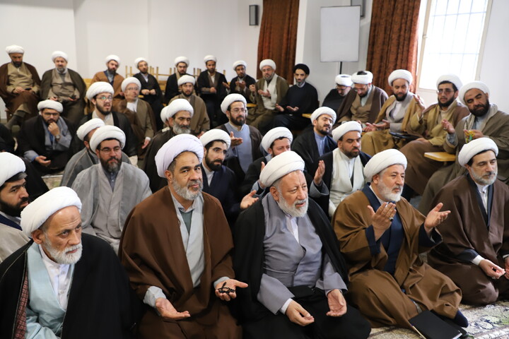 تصاویر/ دیدار جمعی از علما و روحانیون استان آذربابجان شرقی با آیت الله سبحانی