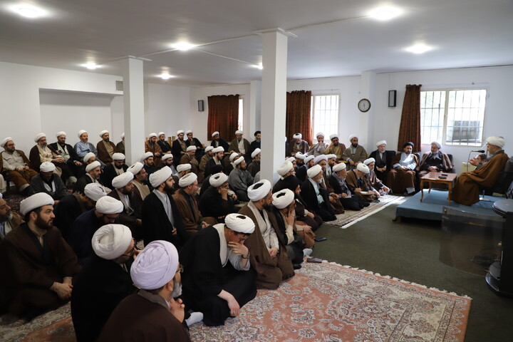 تصاویر/ دیدار جمعی از علما و روحانیون استان آذربابجان شرقی با آیت الله سبحانی