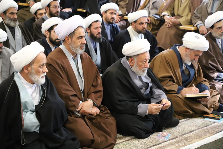 تصاویر/ دیدار جمعی از علما و روحانیون استان آذربابجان شرقی با آیت الله سبحانی