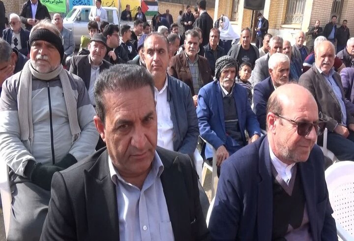تصاویر/ برگزاری جشن انقلاب در روستای زرانگوش شهرستان بدره