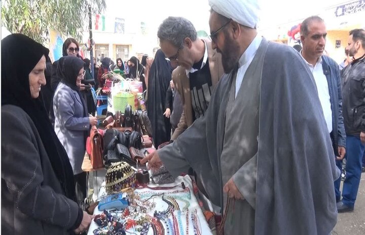 تصاویر/ برگزاری جشن انقلاب در روستای زرانگوش شهرستان بدره