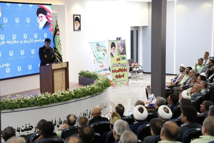 تصاویر/تکریم و معارفه فرمانده نیروی انتظامی استان هرمزگان