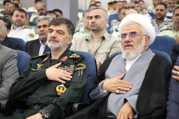 تصاویر/تکریم و معارفه فرمانده نیروی انتظامی استان هرمزگان