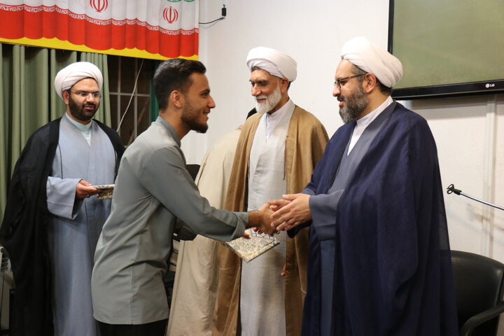 تقدیر از مبلغان اعتکاف دانش‌آموزی در کرمان
