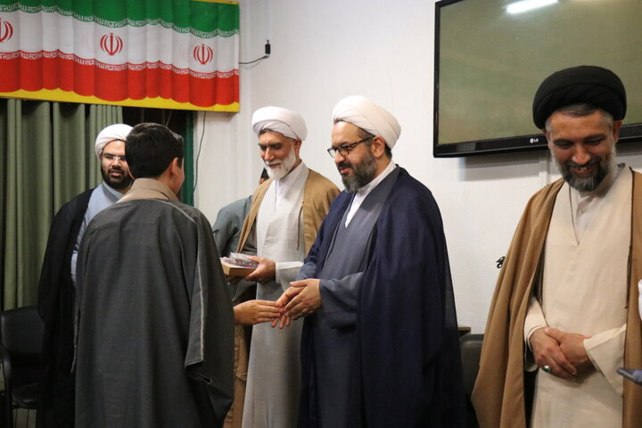 تقدیر از مبلغان اعتکاف دانش‌آموزی در کرمان