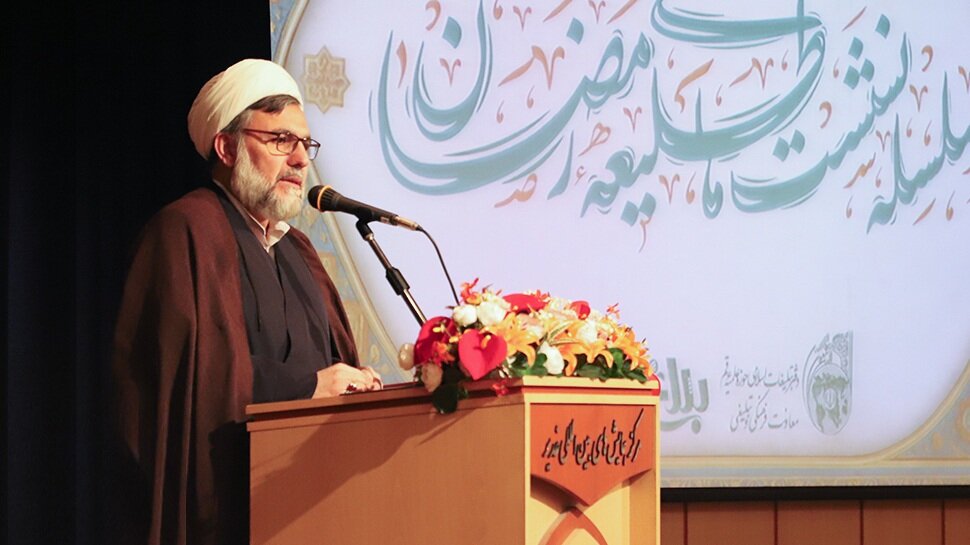 وضعیت جنگی که بر ما تحمیل شده برای مردم تببین شود