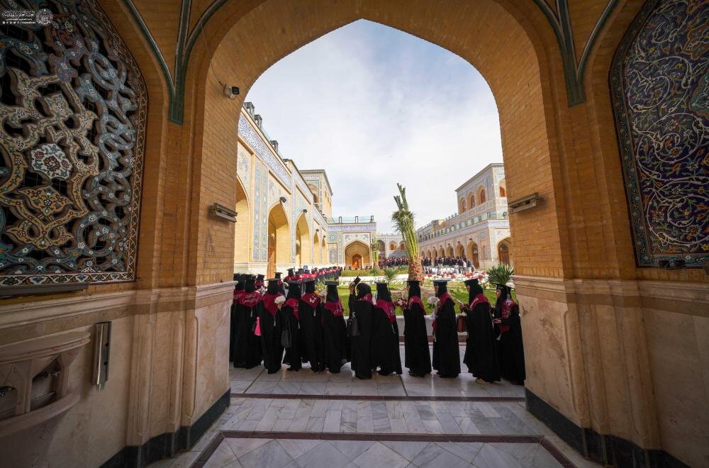 برعاية العتبة العلوية المقدسة.. 9 آلاف طالب وطالبة يحتفلون بتخرجهم في رحاب صحن السيدة فاطمة (عليها السلام)