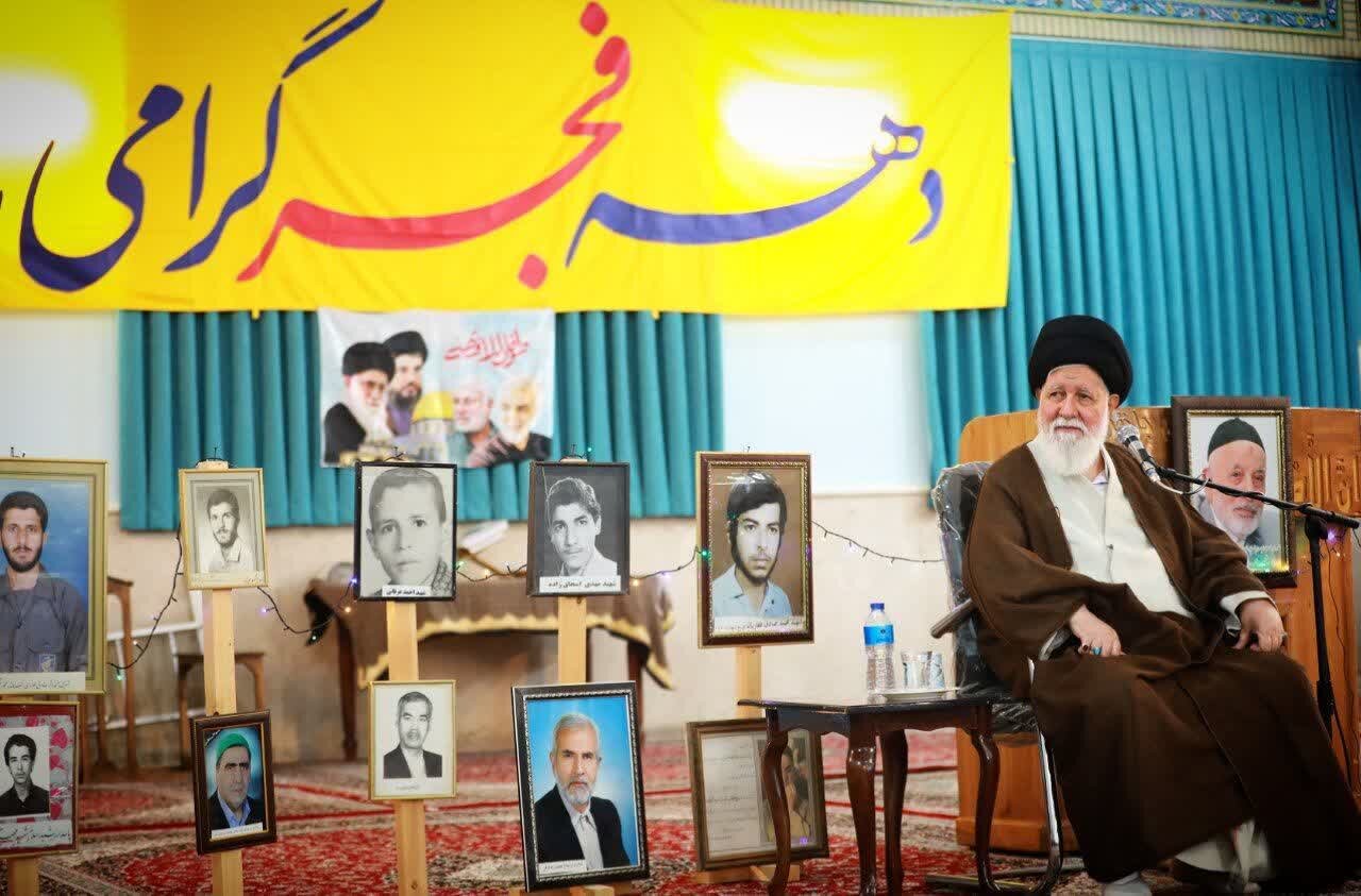 انقلابی که ریشه در ایمان و خون شهدا دارد، نابودشدنی نیست