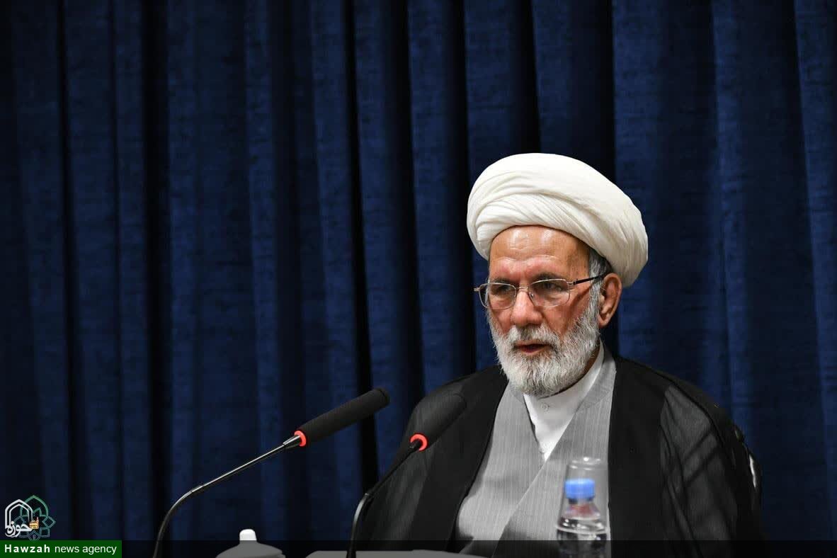 ایمان و بصیرت روحانیت، انقلاب را از بن‌بست ناامیدی عبور داد