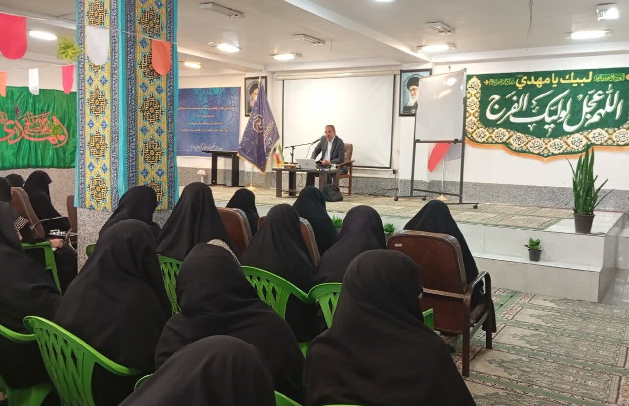 تصاویر/ نشست بصیرتی اجتماعی مدرسه علمیه کبری رفسنجان