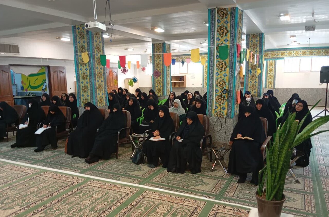 تصاویر/ نشست بصیرتی اجتماعی مدرسه علمیه کبری رفسنجان