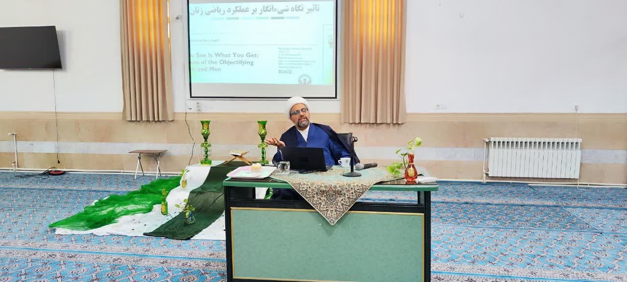 تصاویر/ نشست تخصصی «حکمرانی سایبری» در مدرسه علمیه حضرت زینب‌(س) کرمان