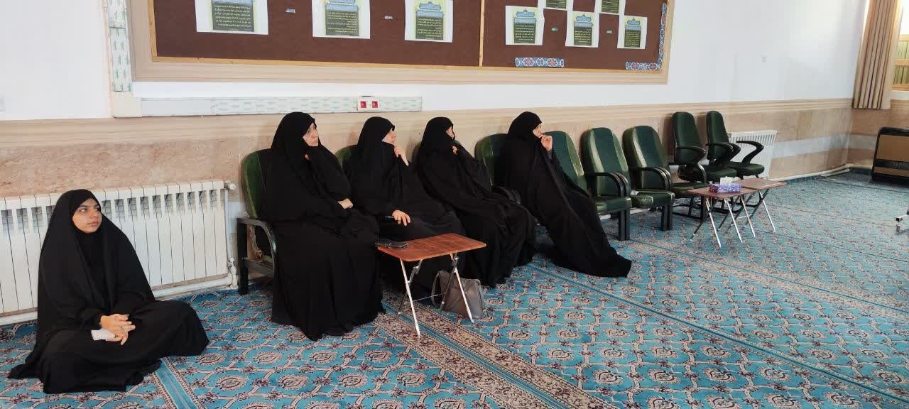 تصاویر/ نشست تخصصی «حکمرانی سایبری» در مدرسه علمیه حضرت زینب‌(س) کرمان