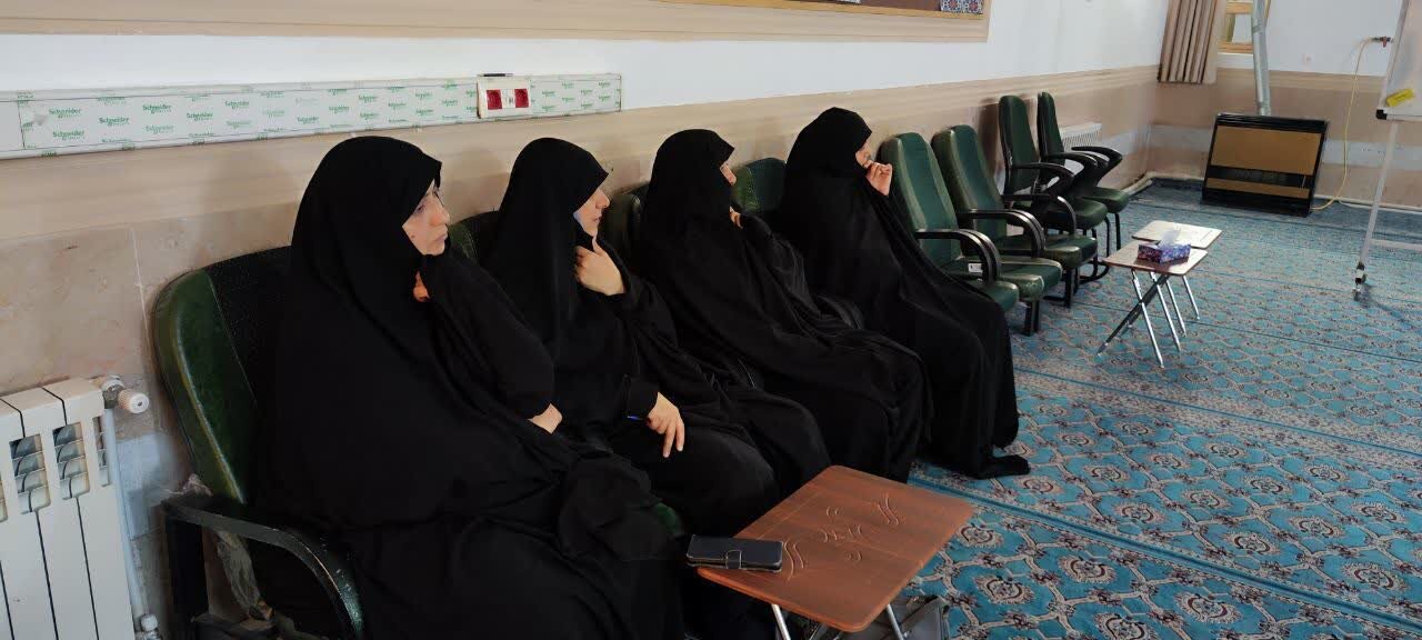 تصاویر/ نشست تخصصی «حکمرانی سایبری» در مدرسه علمیه حضرت زینب‌(س) کرمان