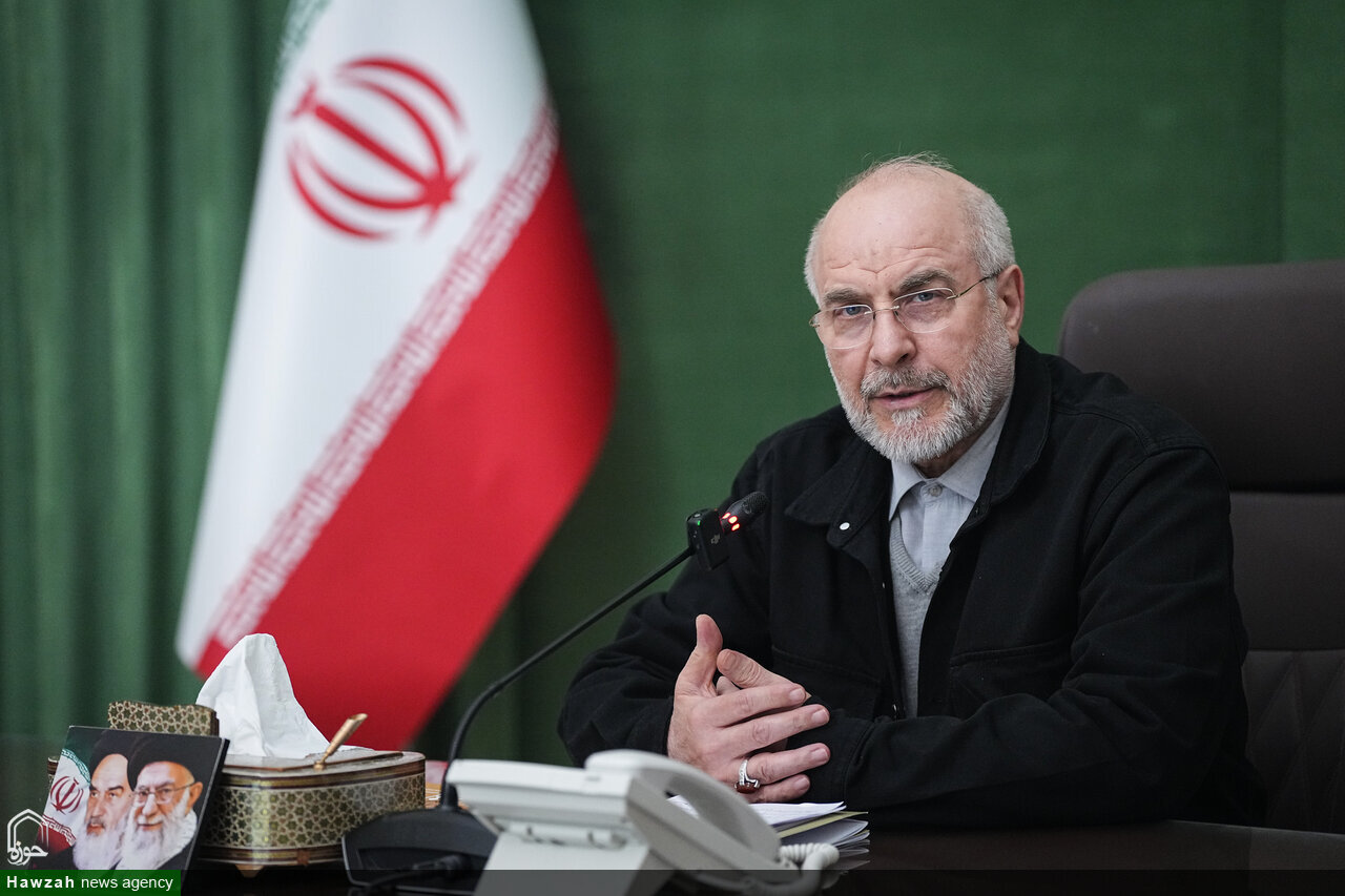 مردم مهم‌ترین مؤلفه قدرت انقلاب اسلامی/ گره‌گشایی از زندگی مردم پاسخ به جنگ اقتصادی و گره‌گشایی از ذهن مردم، پاسخ به جنگ شناختی است