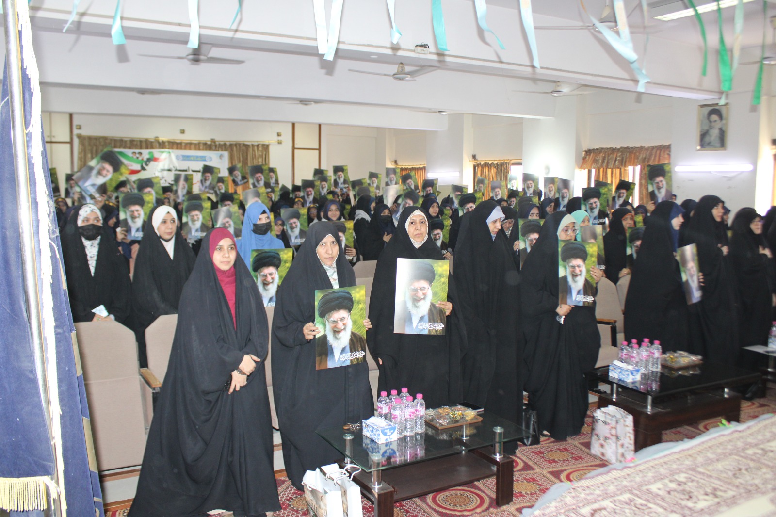 کراچی پاکستان میں "انقلابِ اسلامی؛ عصرِ غیبت میں عزت و مقاومت کا علمبردار" کے عنوان سے عظیم الشان کانفرنس کا انعقاد/علمی و ادبی خواتین کی بھرپور شرکت