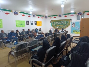 تصاویر/ نشست جمعی از فعالان فرهنگی و اجتماعی با امام جمعه دهلران