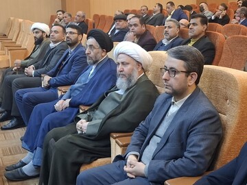 تصاویر/ چهارمین جشن گلریزان با حضور ائمه جمعه آران و بیدگل و نوش آباد