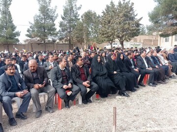 تصاویر/ جشن بزرگ انقلاب در شهرک نبوت  شهرستان ایوان