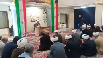 ذکر، پشتوانه صلابت انقلاب است/ امام خمینی(ره) با تکیه بر معنویت، آمریکا را ناتوان دانست