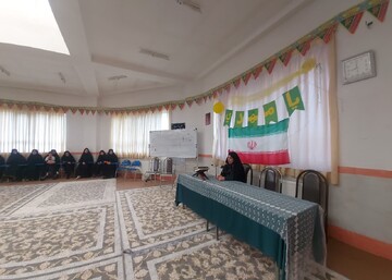 انقلاب اسلامی ثمره هزاران شهید و نماد قدرت ملت ایران است