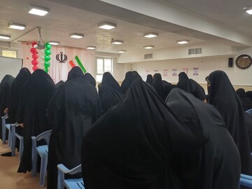 تصاویر/ بزرگداشت دهه فجر انقلاب اسلامی در مدرسه علمیه زینب کبری سلام الله علیها ارومیه