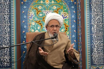 انقلاب اسلامی با تکیه بر ایمان مردم و رهبری الهی امام خمینی(ره) به پیروزی رسید