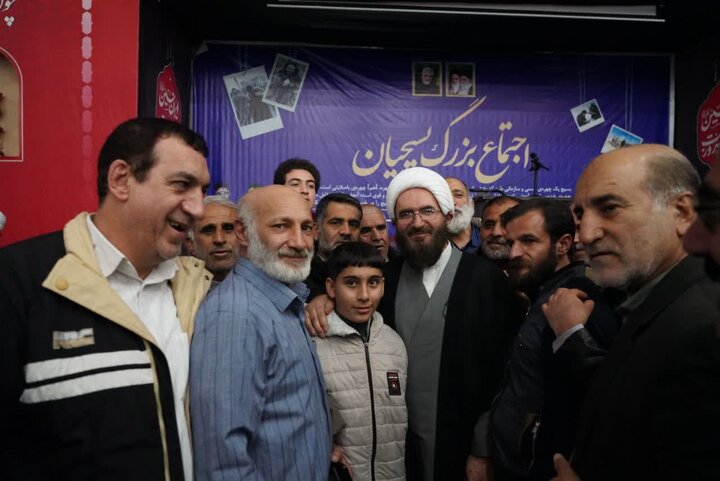 تصاویر/اجتماع بزرگ بسیجیان در خرم آباد