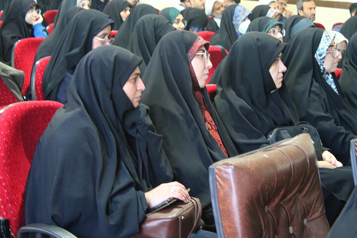 تصاویر/ سومین جلسه نشست تخصصی «بر مدار حقیقت» در کرمان