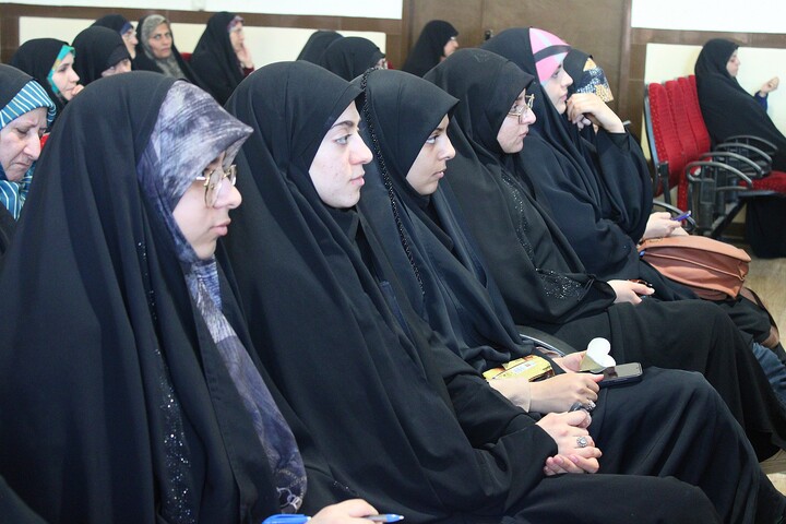 تصاویر/ سومین جلسه نشست تخصصی «بر مدار حقیقت» در کرمان