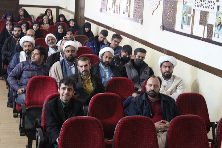 تصاویر/ سومین جلسه نشست تخصصی «بر مدار حقیقت» در کرمان