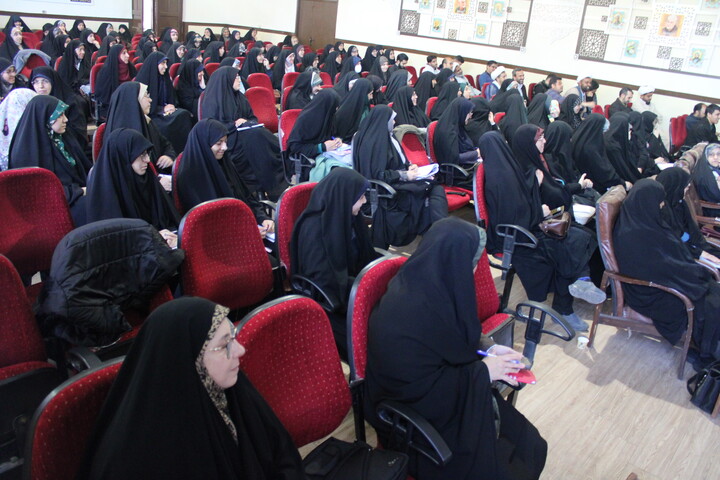 تصاویر/ سومین جلسه نشست تخصصی «بر مدار حقیقت» در کرمان