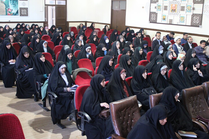 تصاویر/ سومین جلسه نشست تخصصی «بر مدار حقیقت» در کرمان