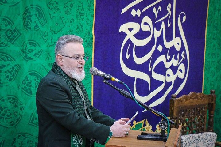 تصاویر/ آئین غبارروبی حرم حضرت موسی مبرقع ویژه خانواده شهدای اغتشاشات اخیر