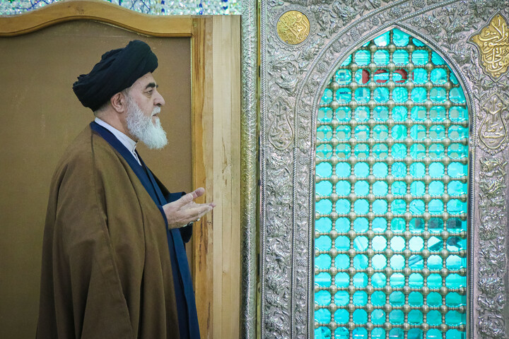 تصاویر/ آئین غبارروبی حرم حضرت موسی مبرقع ویژه خانواده شهدای اغتشاشات اخیر