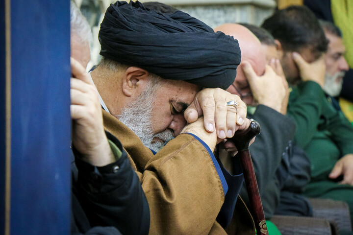 تصاویر/ آئین غبارروبی حرم حضرت موسی مبرقع ویژه خانواده شهدای اغتشاشات اخیر