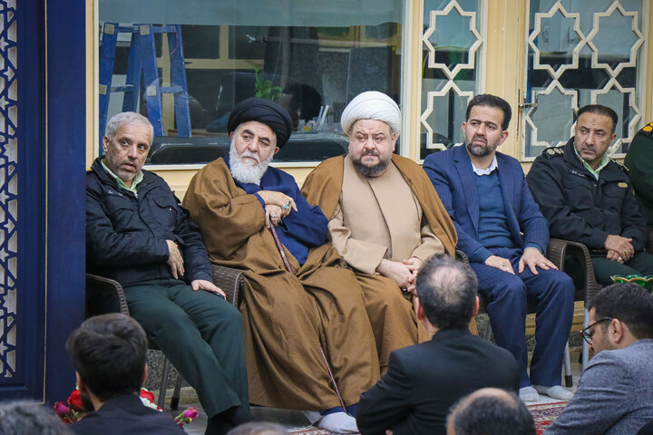 تصاویر/ آئین غبارروبی حرم حضرت موسی مبرقع ویژه خانواده شهدای اغتشاشات اخیر