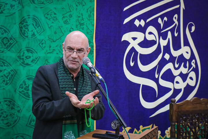 تصاویر/ آئین غبارروبی حرم حضرت موسی مبرقع ویژه خانواده شهدای اغتشاشات اخیر