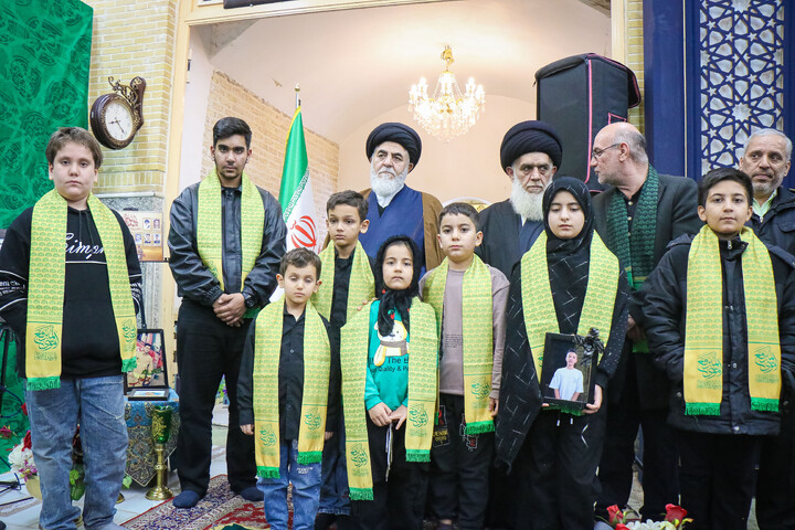 تصاویر/ آئین غبارروبی حرم حضرت موسی مبرقع ویژه خانواده شهدای اغتشاشات اخیر