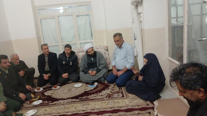 تصاویر/ حضور نماینده ولی‌فقیه درکاشان درنوش آباد در ایام الله دهه فجر؛