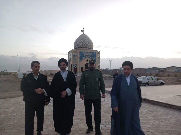 تصاویر/ حضور نماینده ولی‌فقیه درکاشان درنوش آباد در ایام الله دهه فجر؛